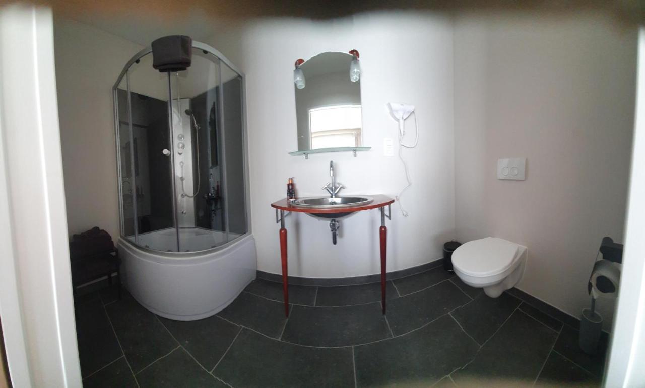 Guesthouse Deladix ฮัสเซลต์ ภายนอก รูปภาพ